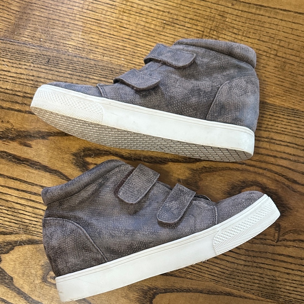 Very G Brown High-Top Sneakers